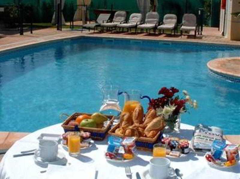 Hotel Ariane Istres Exterior foto